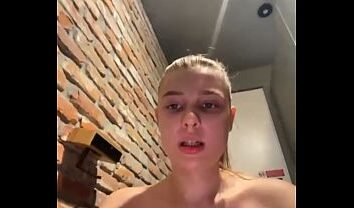 Incredible squirting in the gym